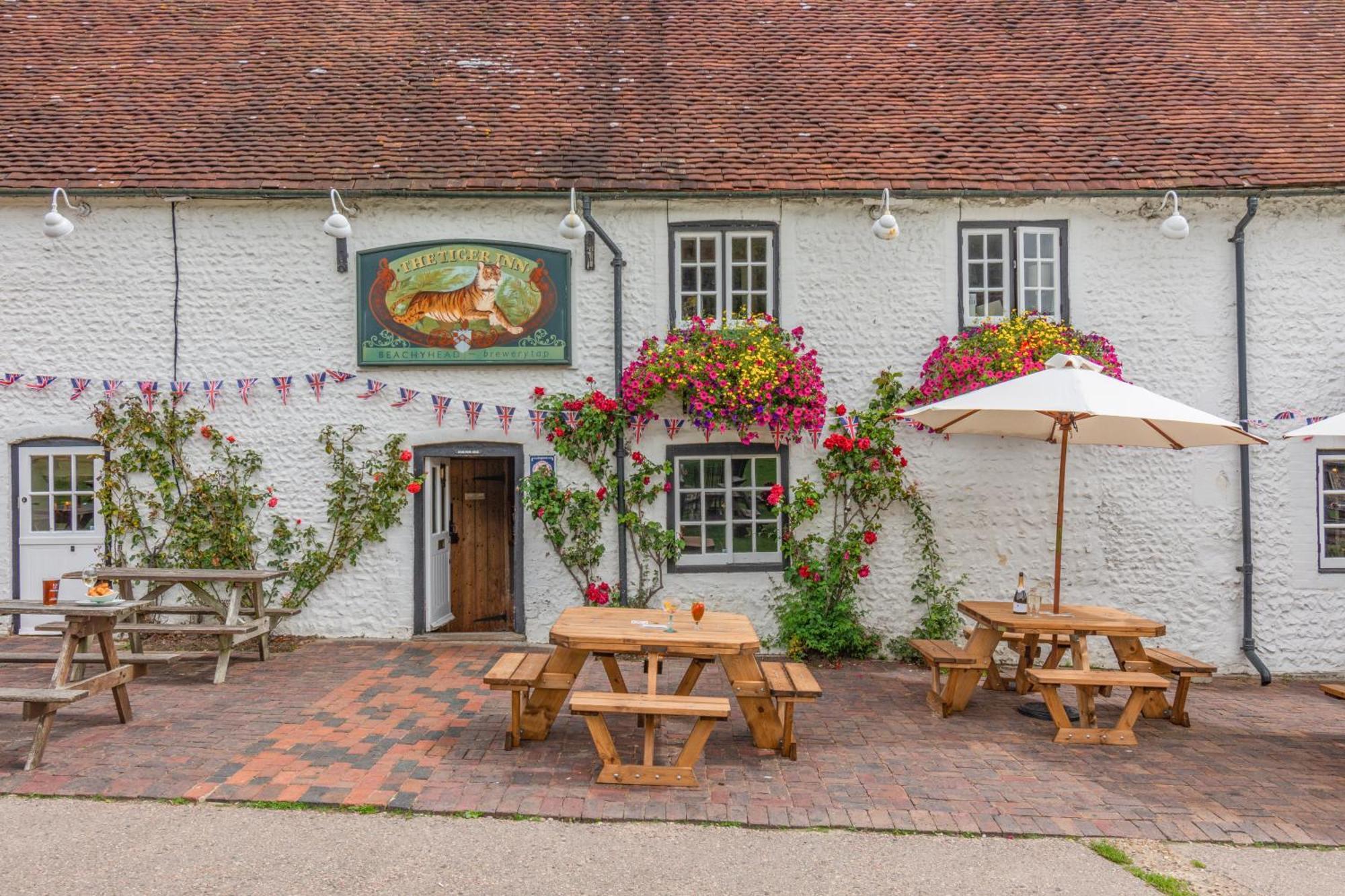 Tiger Inn _ Minnie Истбурн Экстерьер фото